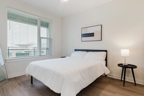 ห้องสวีท, 1 ห้องนอน, ปลอดบุหรี่ | เตารีด/โต๊ะรีดผ้า, Wi-Fi ฟรี