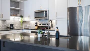 Apartment, 2 Bedrooms, Non Smoking | Private kitchen | Coffee/tea maker, toaster