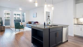 Apartment, 2 Bedrooms, Non Smoking | Private kitchen