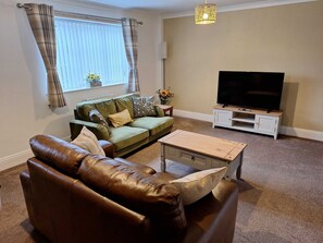 TV, lareira, escritórios