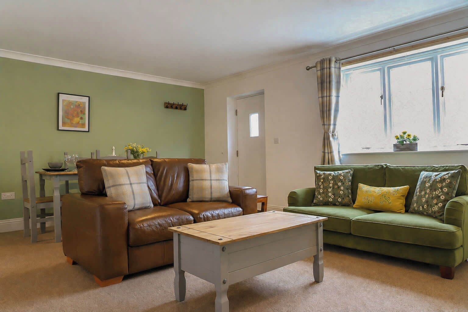 TV, fireplace, offices