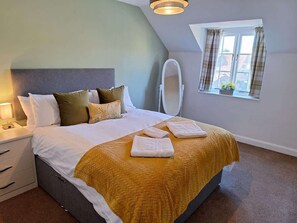 2 chambres, fer et planche à repasser, Wi-Fi, draps fournis