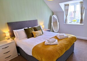 2 chambres, fer et planche à repasser, Wi-Fi, draps fournis