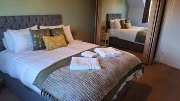 2 slaapkamers, een strijkplank/strijkijzer, wifi, beddengoed