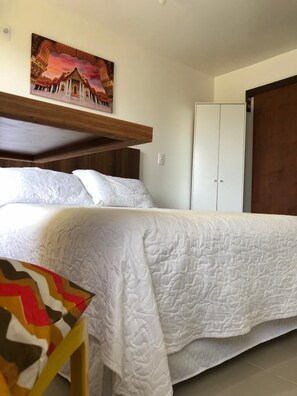 Basic Apartment, Courtyard View | Free WiFi, bed sheets - RESIDENCIAL DE ALUGUEL  (Bombinhas)
