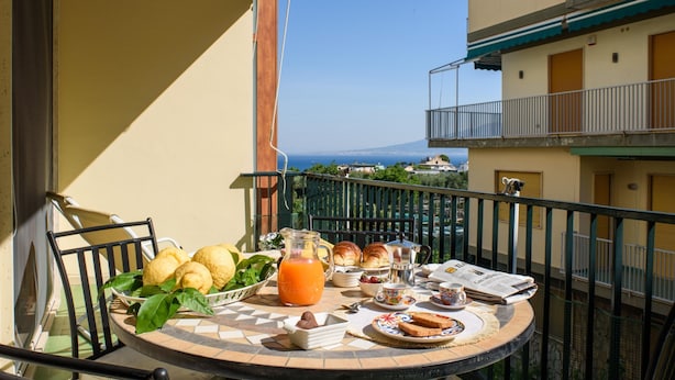 Unclassified image, 1 of 48, button - Appartamento Sally in Sorrento (Sorrento)