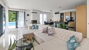 TV, fireplace, video games, table tennis - Luxurious Villa Gabi with an infinity pool and sauna (Mihotici)