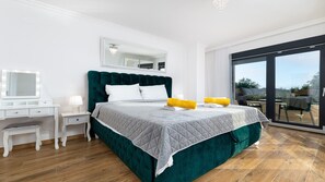 4 slaapkamers, een strijkplank/strijkijzer, wifi, beddengoed