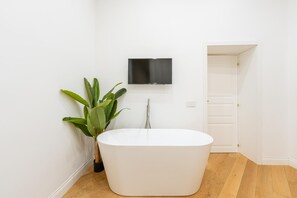 Bathroom - Aristocrat Chiaia Bridge (Naples)