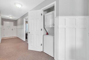 Interior - Three Bedroom 2 Bathroom Hotel Suite (Kelleys Island)