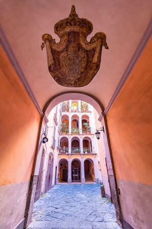 2 bedrooms - Palazzo Loffredo by Napoliapartments (Naples)