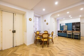 2 bedrooms - Palazzo Loffredo by Napoliapartments (Naples)