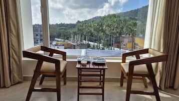 Habitación doble Deluxe, vista a la ciudad | Vista a la ciudad
