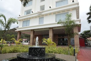 Front of property - Ellora Hotel (Tiruvannamalai)