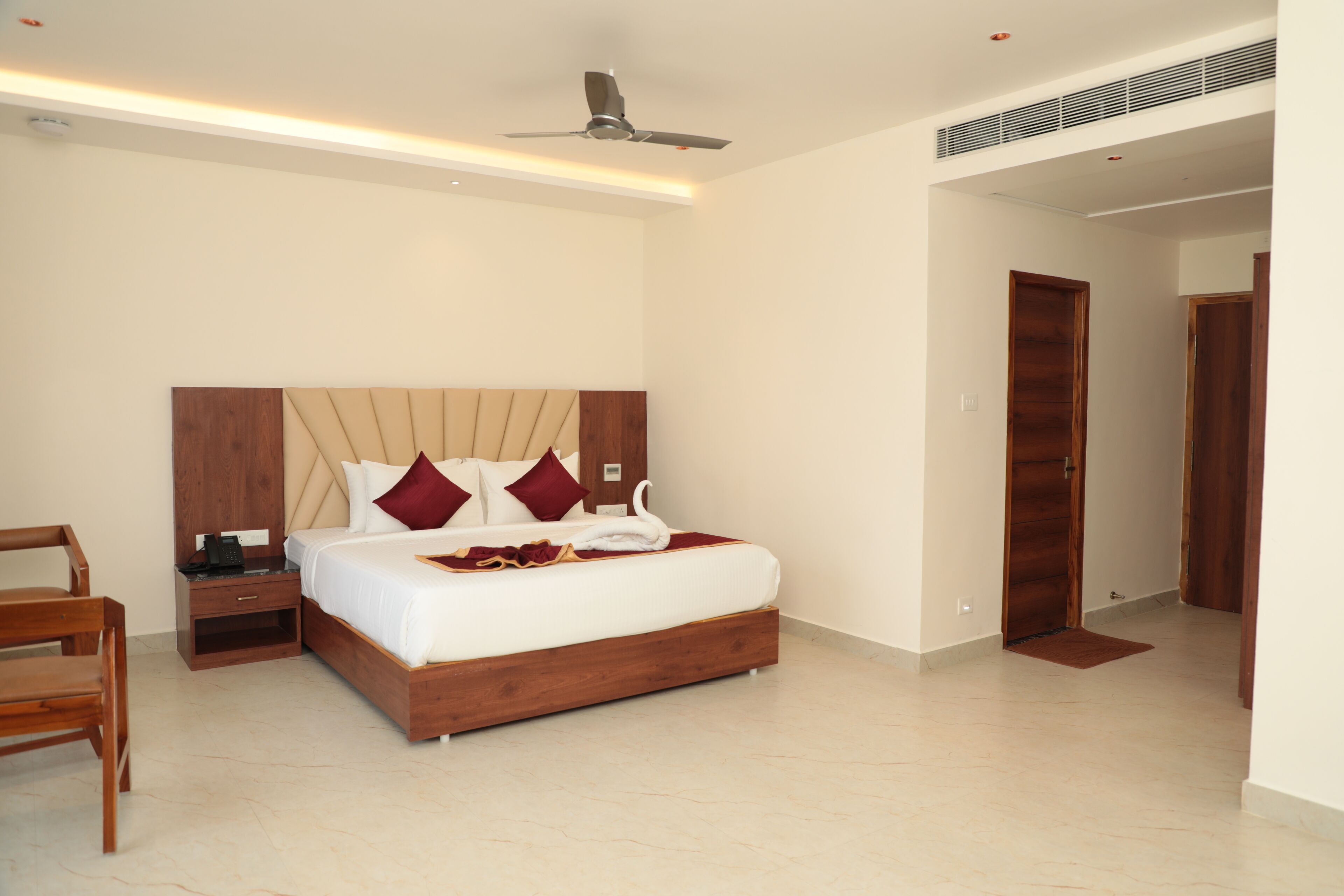 Deluxe Double Room, City View | Premium bedding, desk, free WiFi, bed sheets