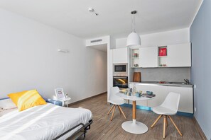 Studio Suite | In-room dining - Studio des Couleurs by Wonderful Italy (Genoa)