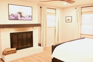 4 bedrooms, travel crib, WiFi, bed sheets