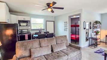 Älytelevisio, kirjoja, stereot