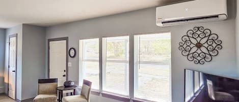 Smart TV, books, stereo