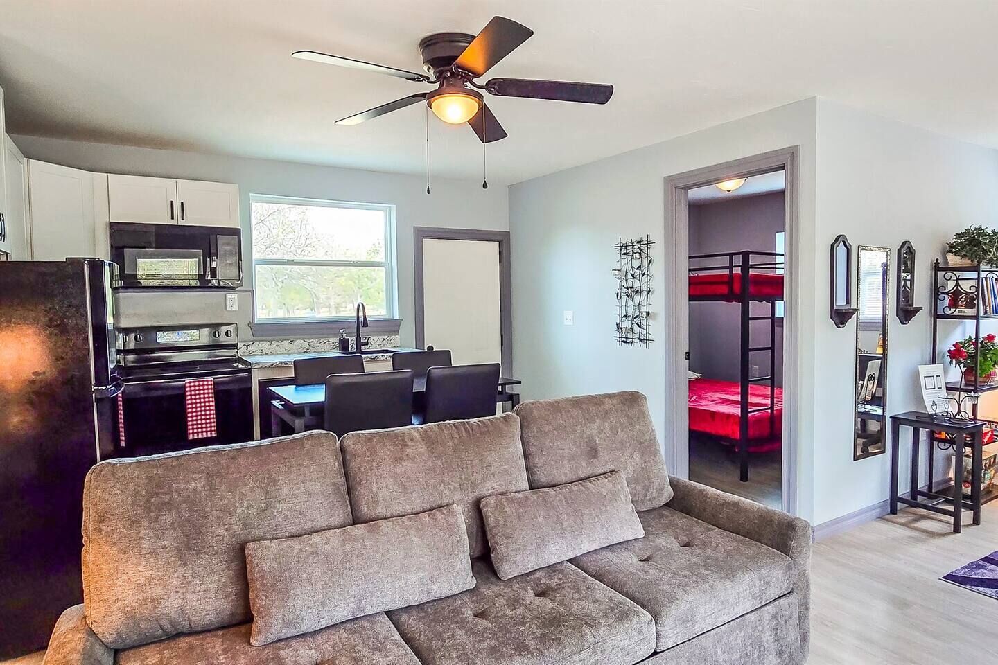 Smart TV, libri, impianto stereo