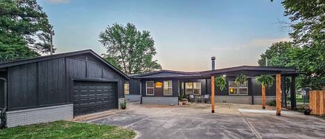 المنشأة من الخارج