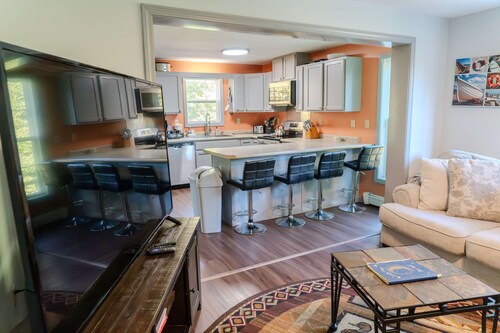 Acadia Escape & Blue Lobster@Acadia NP, Sleeps 19 people, A/c, Seafood, firepit