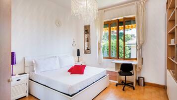 Apartemen, balkon | 3 kamar tidur, setrika/meja setrika, dan Wi-Fi gratis