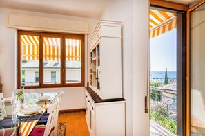 Departamento, balcón | Servicio a la habitación
