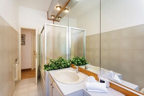 Apartment, Balcony | Bathroom