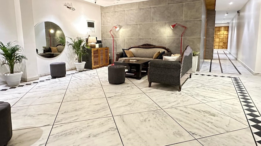 ディバイン イン ホテル ラジョーリー ガーデン