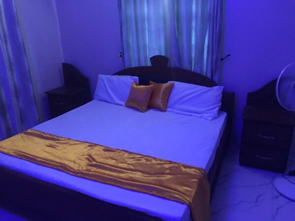 Casa | 4 dormitorios, tabla de planchar con plancha, wifi gratis y ropa de cama