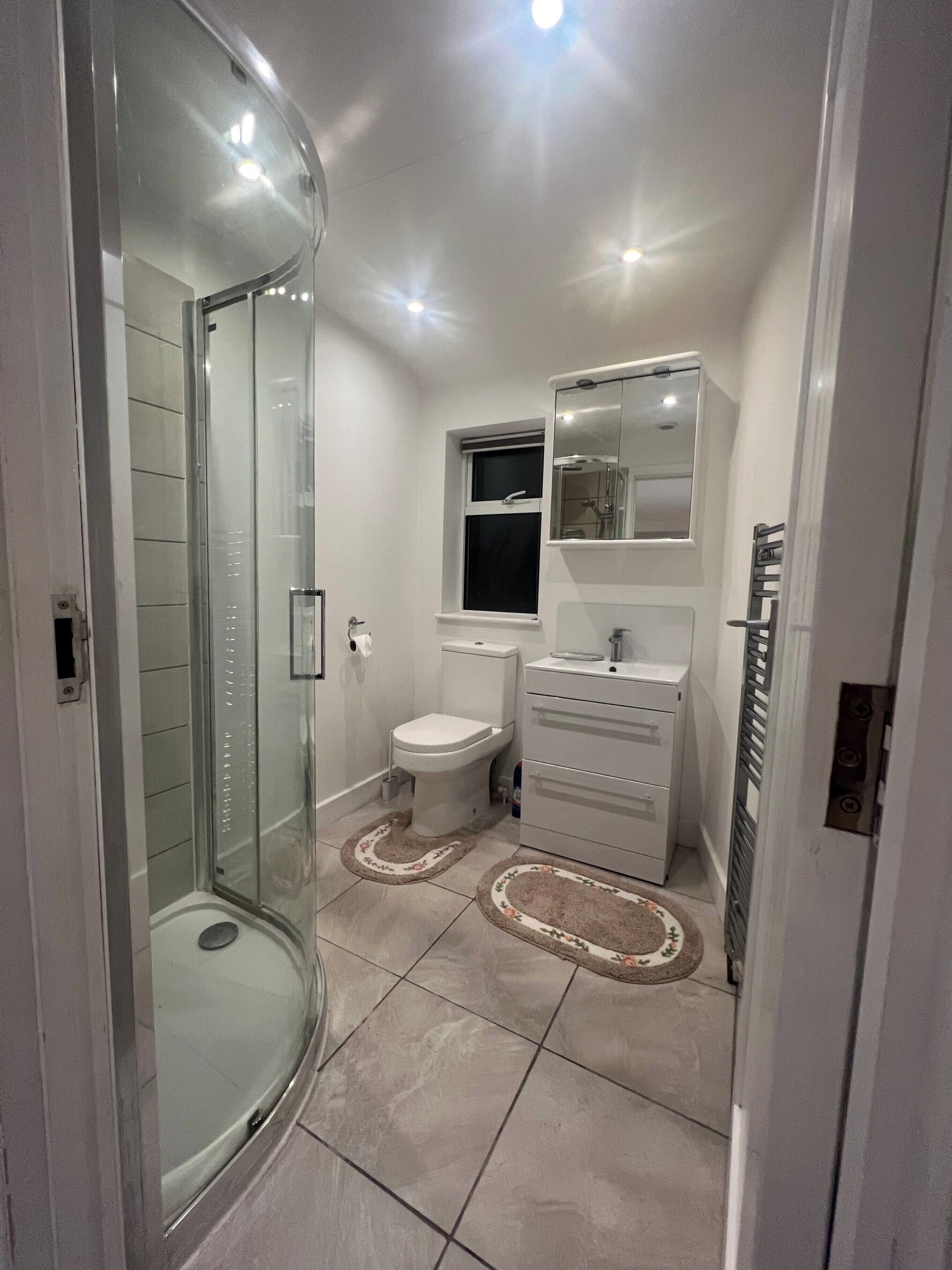 Villa | Bathroom | Shower, towels