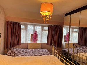 Villa | 4 slaapkamers, gratis wifi, beddengoed