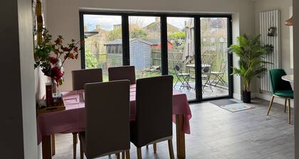 Oxford - Villa - Sleeps 8 - Garden - Parking
