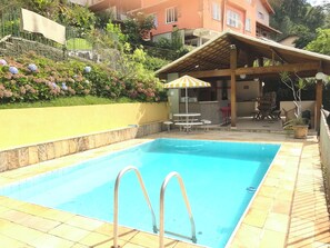 Pool - COZY HOUSE WITH POOL AND COMPLETE LEISURE. (Agriões Teresópolis)