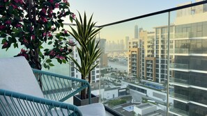 Property grounds - Studio next Dubai Mall with pool (Dubai)