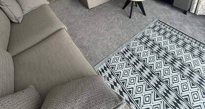 Corrie Fee Lodge, Boat of Garten,sleeps 4, pet Friendly, Large Deck