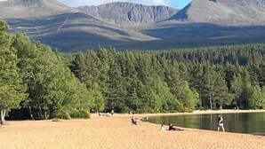 Beach - Corrie Fee Lodge, Boat of Garten,sleeps 4, pet Friendly, Large Deck (Boat of Garten)