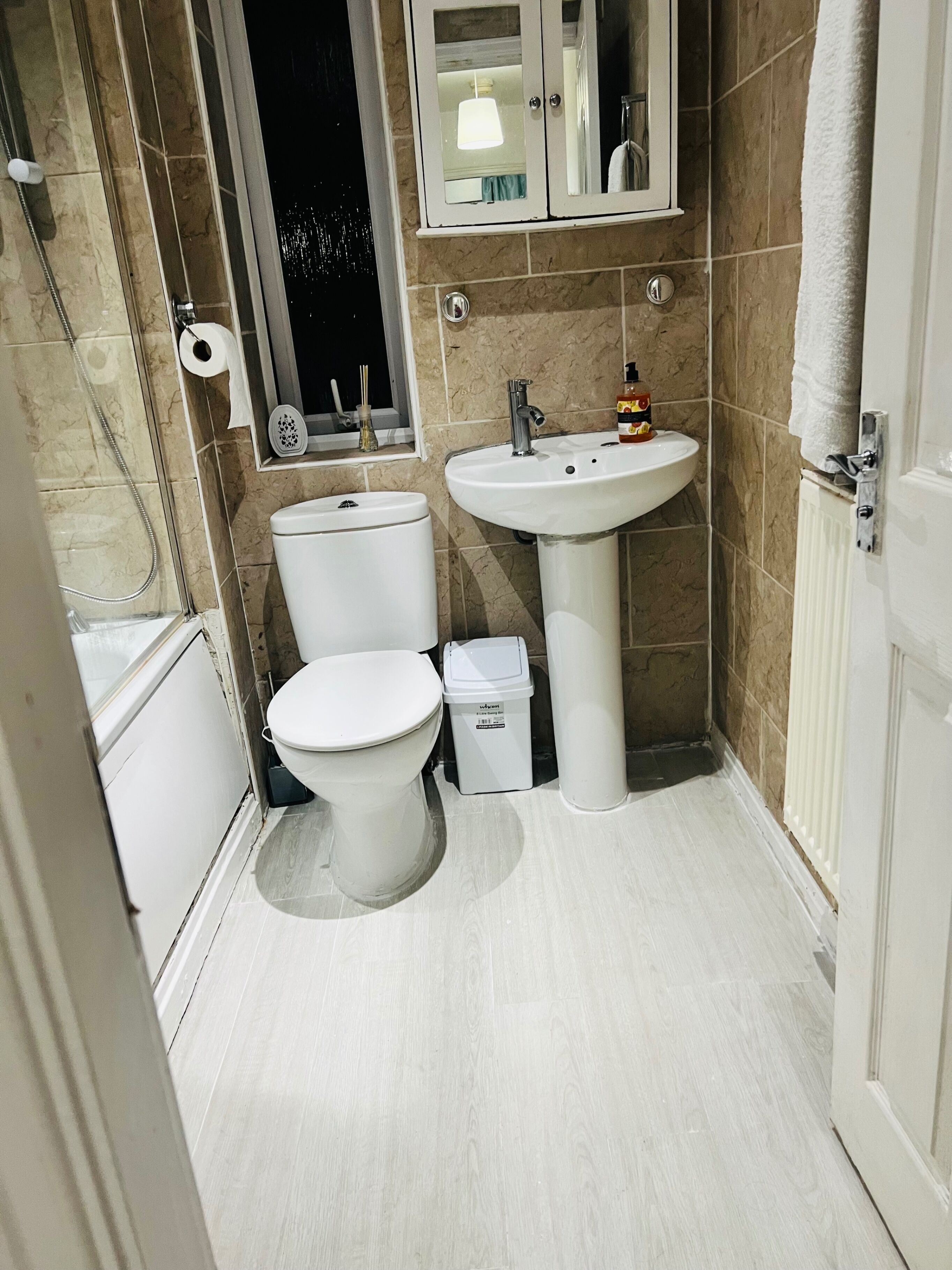 House | Bathroom | Separate tub and shower, deep soaking tub, towels