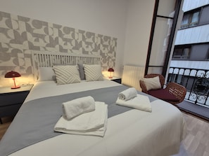 3 dormitorios, tabla de planchar con plancha, wifi gratis y ropa de cama