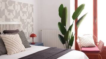 3 slaapkamers, een strijkplank/strijkijzer, gratis wifi, beddengoed