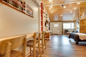 1 bedroom, WiFi, bed sheets - The Harris Inn – Unit 3 | Tomahawk WI | On the Trails (Tomahawk)