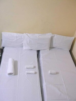 Standard Room, City View | In-room dining - ANNAPURNA GUEST HOUSE (Nagpur)