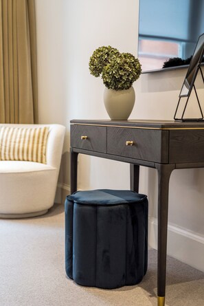 Superior appartement, 2 slaapkamers, keuken, uitzicht op stad | Lakens van Egyptisch katoen, luxe beddengoed, een kluis op de kamer