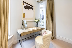 Deluxe Apartment, 2 Bedrooms, Balcony, City View
