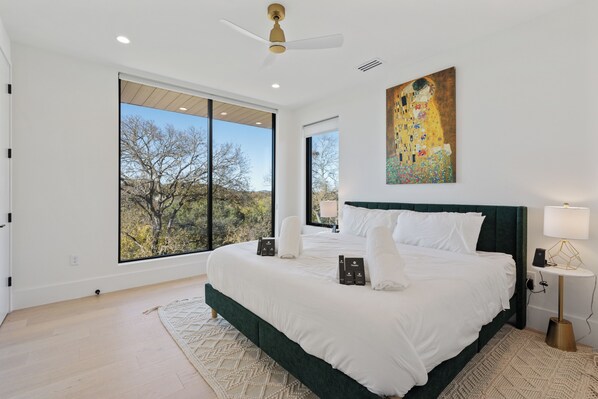 5 bedrooms, WiFi, bed sheets