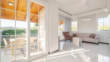 Villa Standard, balcon, vue montagne | Intérieur