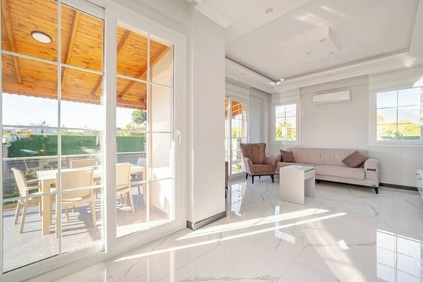 Villa Standard, balcon, vue montagne | Intérieur