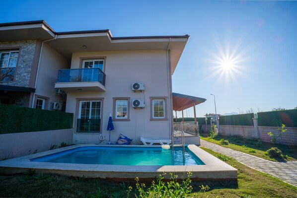 Deluxe-Villa, Bergblick | Fassade der Unterkunft