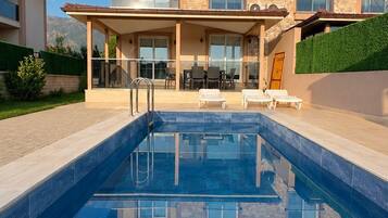 Standard Villa, Balcony, Mountain View | Iron/ironing board, free WiFi, bed sheets